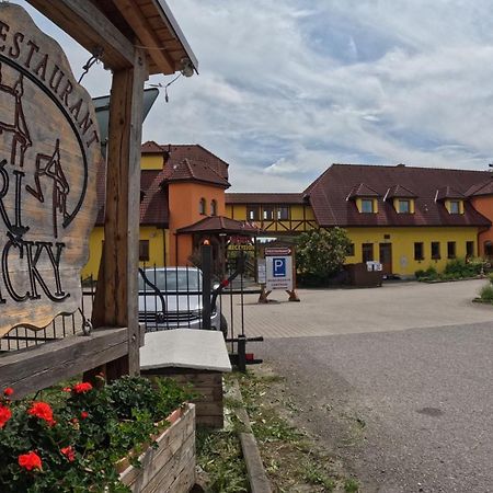 Hotel Tri Vezicky Střítež Extérieur photo