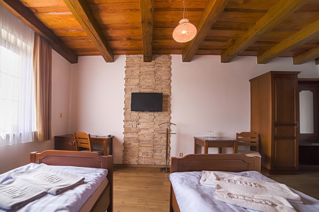 Hotel Tri Vezicky Střítež Extérieur photo