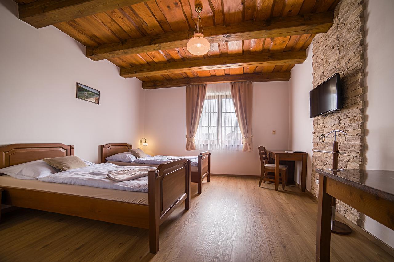 Hotel Tri Vezicky Střítež Extérieur photo